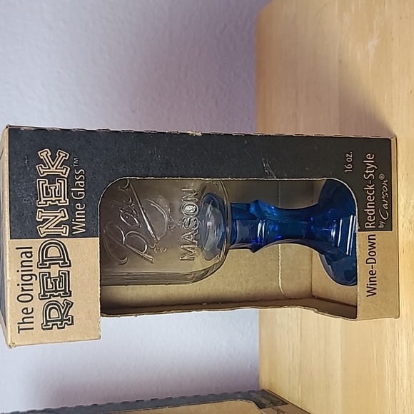 Carson The Original RED NECK wine glass 16oz - Picture 2 of 8